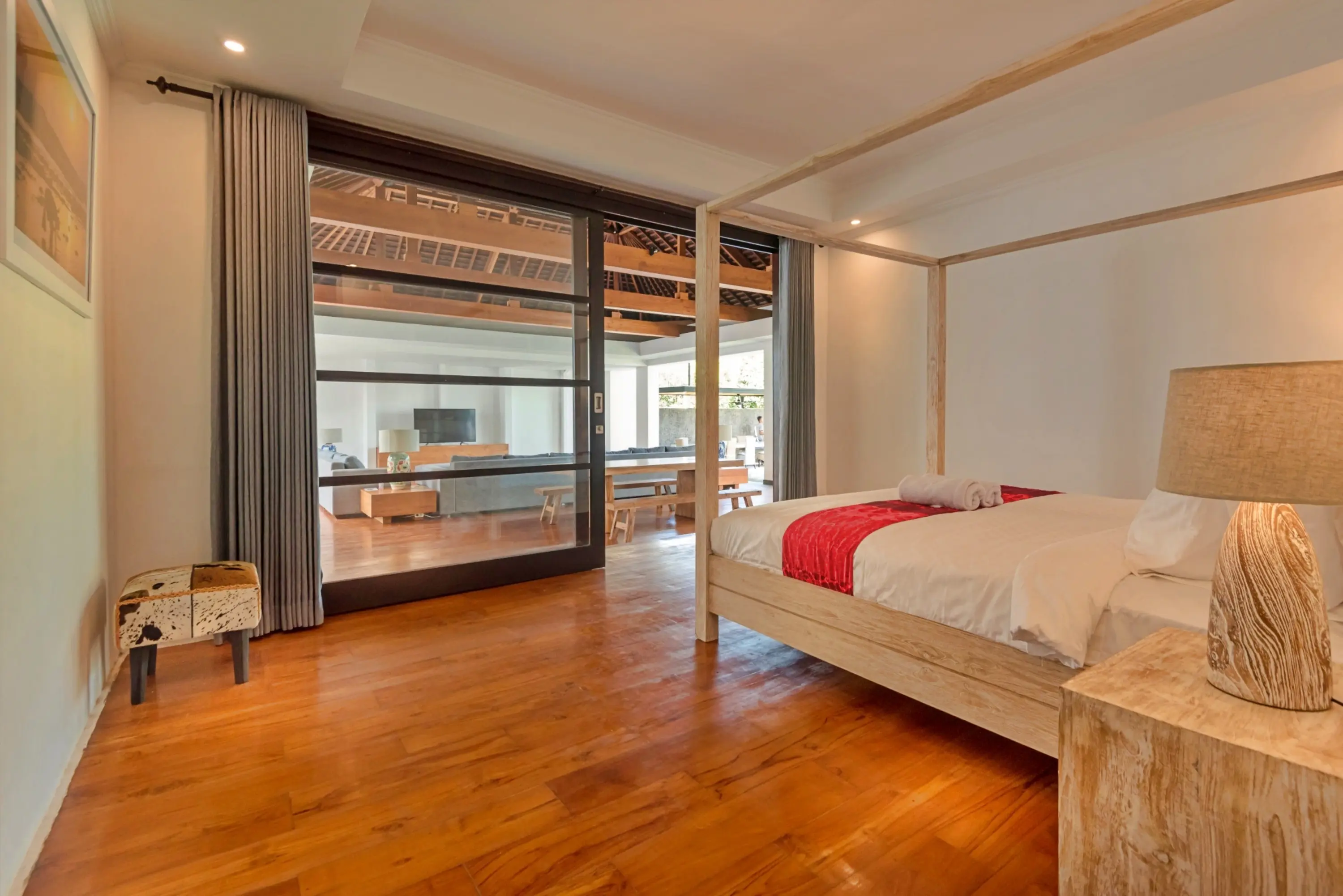 Christina Estate lounge